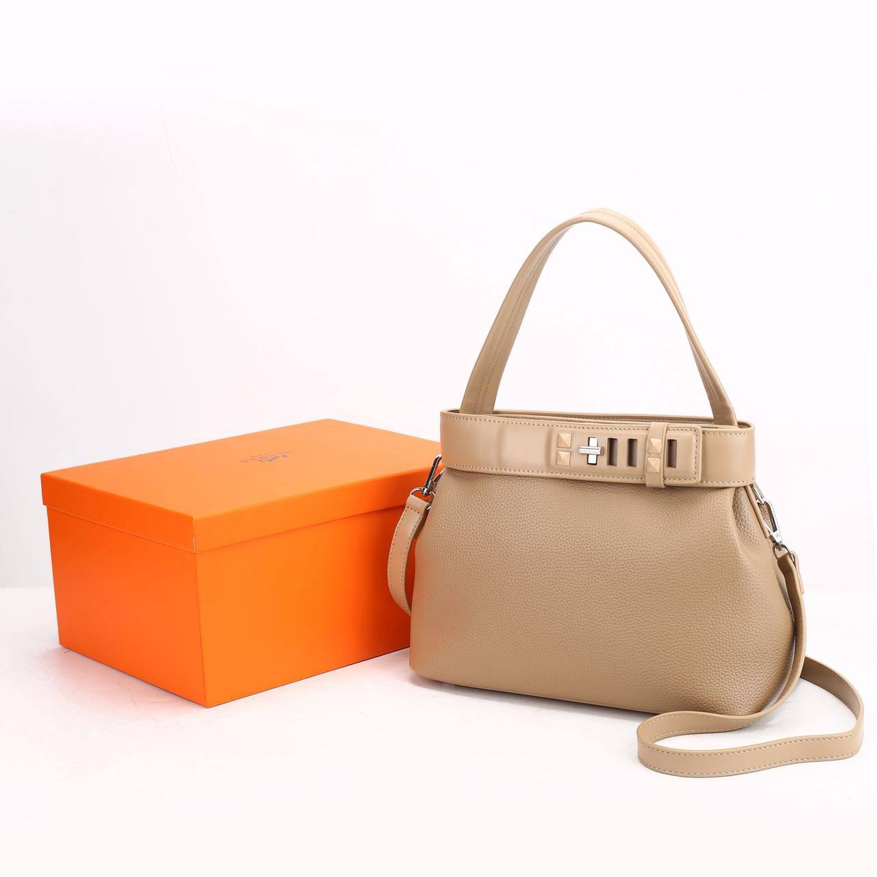 HERMES 
NEW CAME HIGH QUALITY 
WITH BOX 
🎁🎁🎁

125 dhs❣️

Zain39
♥️♥️♥️