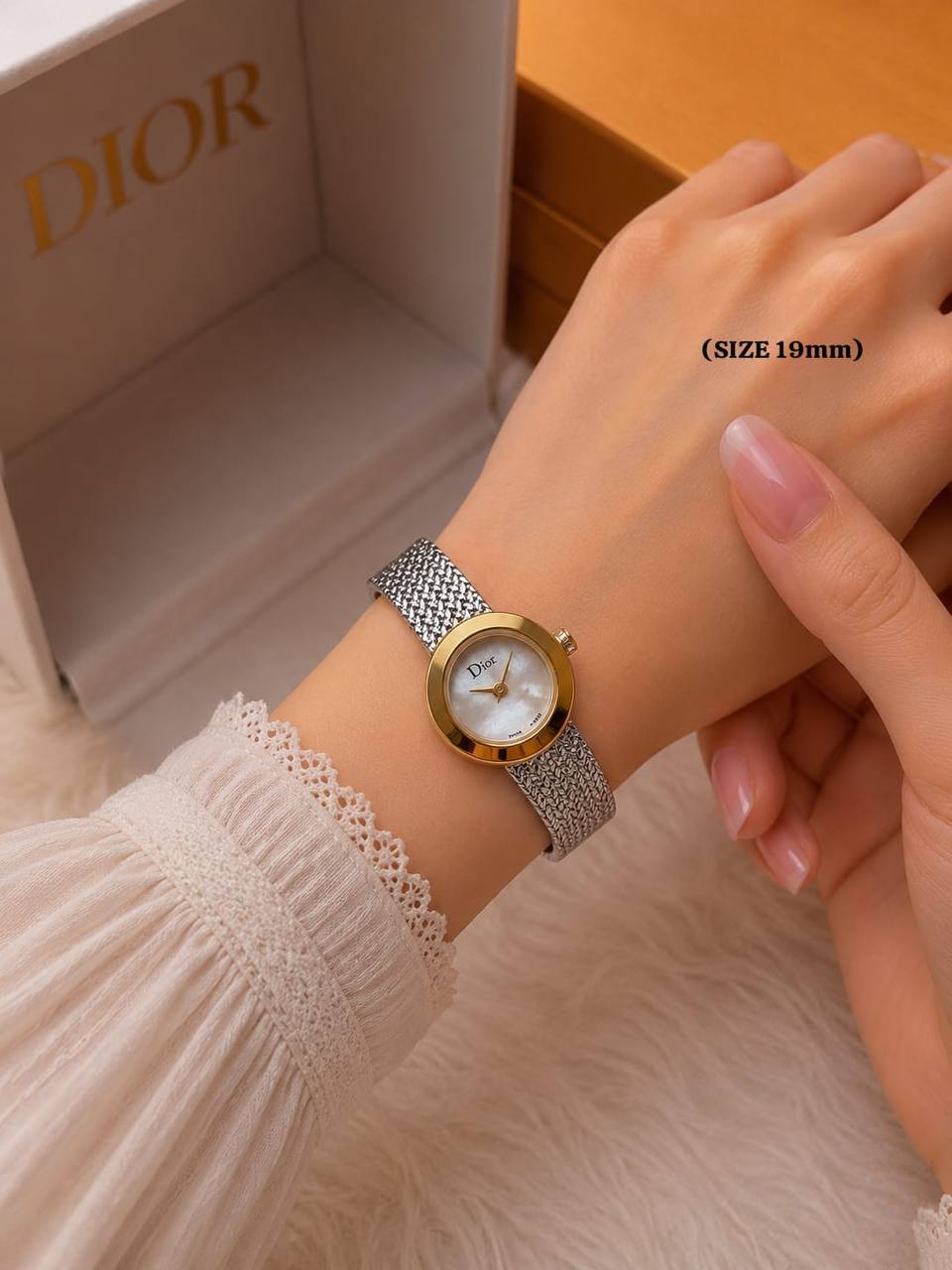 Dior 
watch for ladies 

good quality 

220DHS🇦🇪
 (size 19mm)

Zain59
♥️♥️♥️
