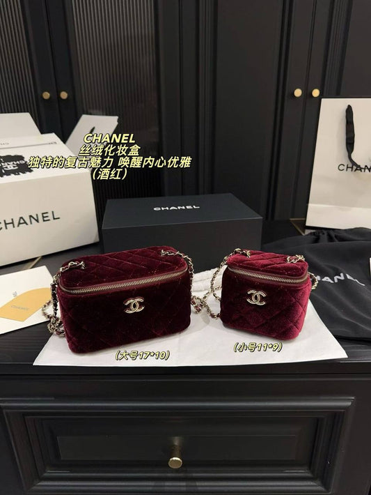 Chanel Master +++
Small 250 dhs🪙💚
Big 260 dhs🪙💚

Zain141
♥️♥️♥️