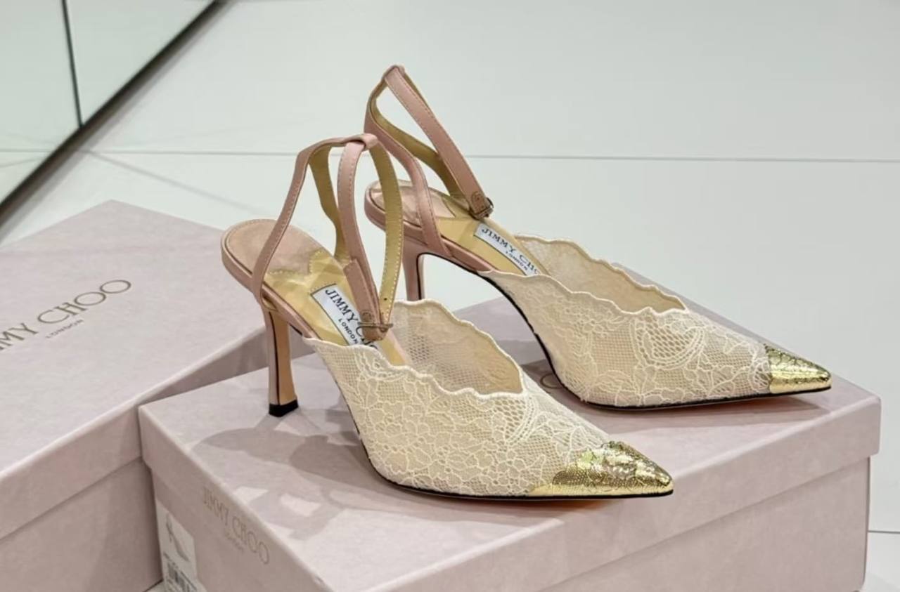 Jimmy Choo
size 36-41
120 dhs🇦🇪🇦🇪

Zain40
♥️♥️♥️