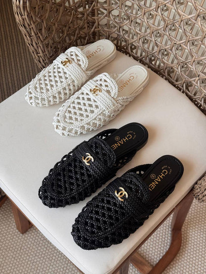 CHANEL 🤍
🤩Available new 😍😍
Size: 36 to 41
Super master quality
450 dhs✅

Zain198
♥️♥️♥️
