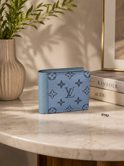 LOUIS VUITTON WALLET MASTER QUALITY

110 dhs✅

Zain58
♥️♥️♥️