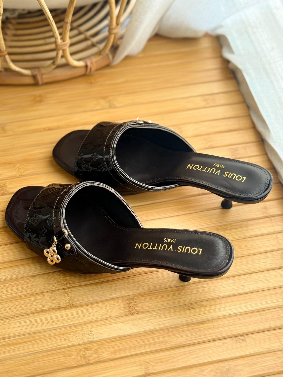 LV
AA Quality
𝗦𝗶𝘇𝗲 𝟯𝟲 𝘁𝗼𝗼 𝟰𝟭 
450 dhs🇦🇪🇦🇪

Zain303
♥️♥️♥️