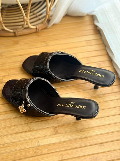 LV
AA Quality
𝗦𝗶𝘇𝗲 𝟯𝟲 𝘁𝗼𝗼 𝟰𝟭 
450 dhs🇦🇪🇦🇪

Zain303
♥️♥️♥️