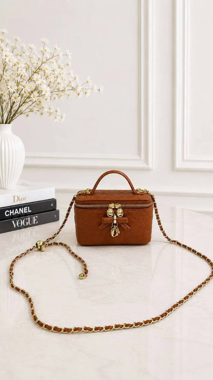 DIOR

best quality 
with box
110 dhs🇦🇪🇦🇪

Zain290
♥️♥️♥️