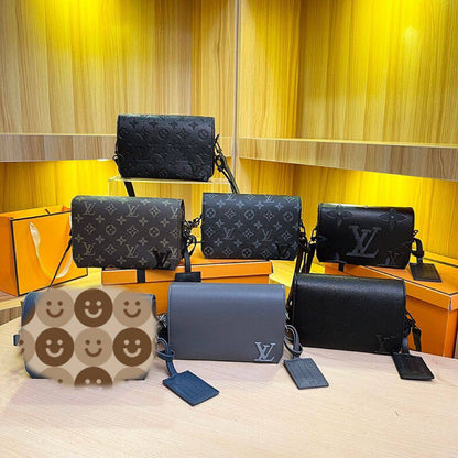 LV
75 dhs✅
size 20×6×13cm

Zain42
♥️♥️♥️