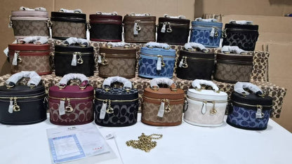 Coach

withbox 🎁🎁🎁

95 dhs🌺

Zain143