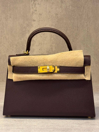 Hernes
𝐇𝐞𝐫𝐦𝐞𝐬 𝐌𝐢𝐧𝐢 𝐊𝐞𝐥𝐥𝐲 𝟏𝟗𝐜𝐦 
𝐇𝐚𝐧𝐝 𝐌𝐚𝐝𝐞 
1350 dhs✅🖤🌴

ETAG4
♥️♥️♥️