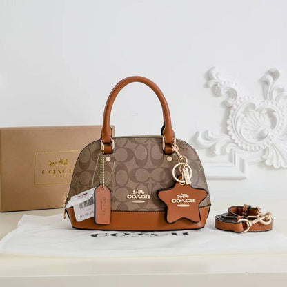 Coach
100 dhs🇦🇪🇦🇪
with box
size 21cm

Zain26
♥️♥️♥️