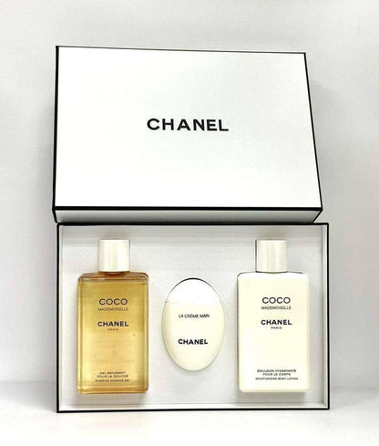 Chanel Set 
New
90 dhs👑

Zain109
♥️♥️♥️