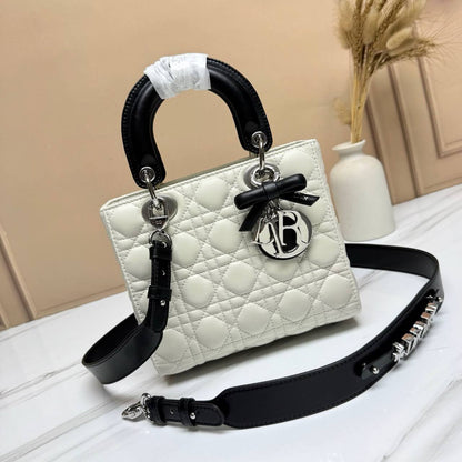 Dior
Master🎁🎁
330 dhs✅
#20cm🥰🥰

Zain228
♥️♥️♥️