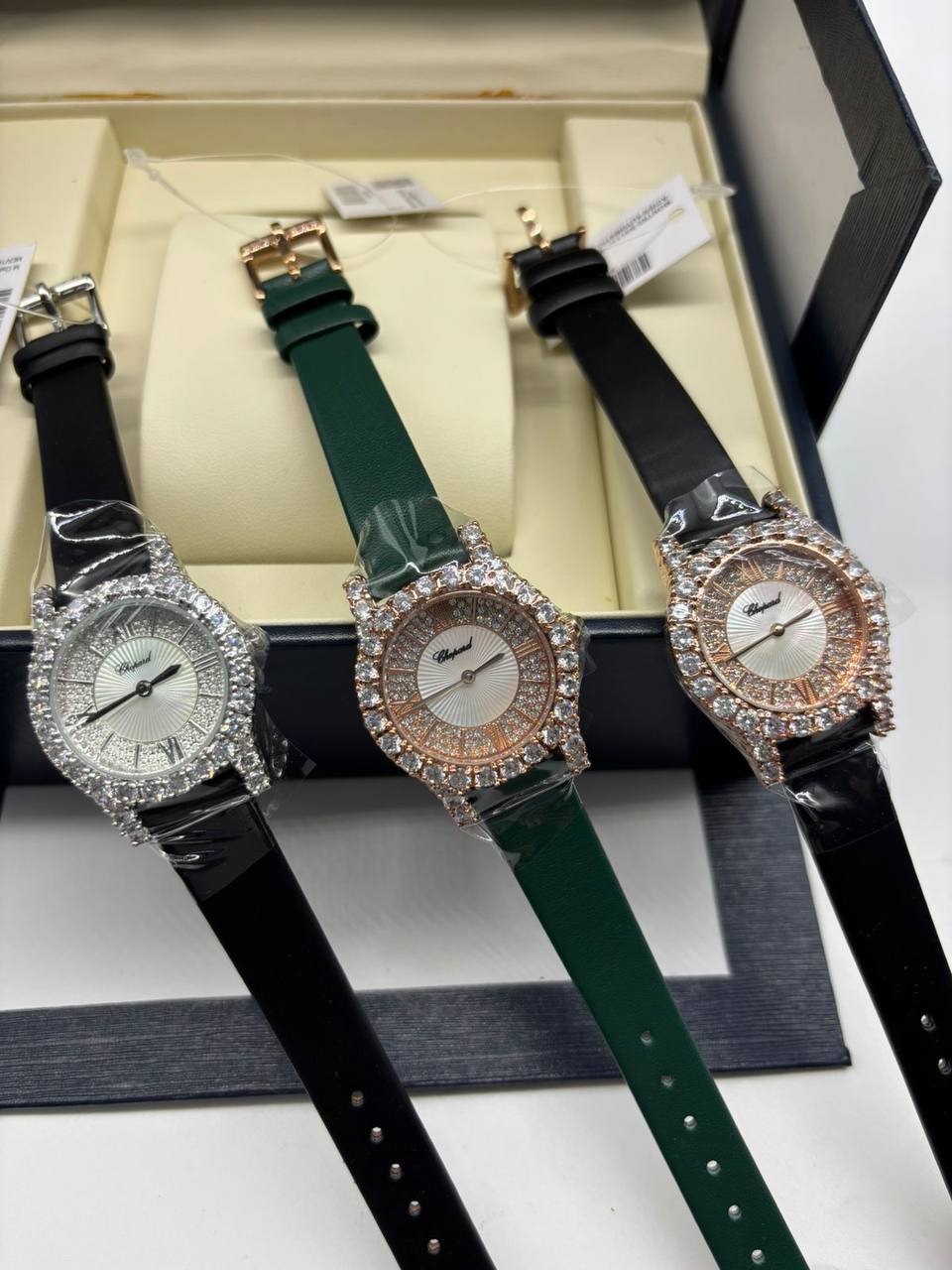 Chopard
New Master
340 dhs🪙🌨️

Zain264
♥️♥️♥️