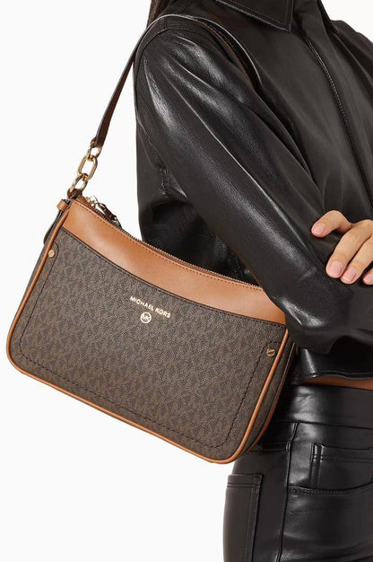 MK

90 dhs💓

SIZE：24cm
Good quality 


with box
🎁🎁🎁

Zain35
♥️♥️♥️
