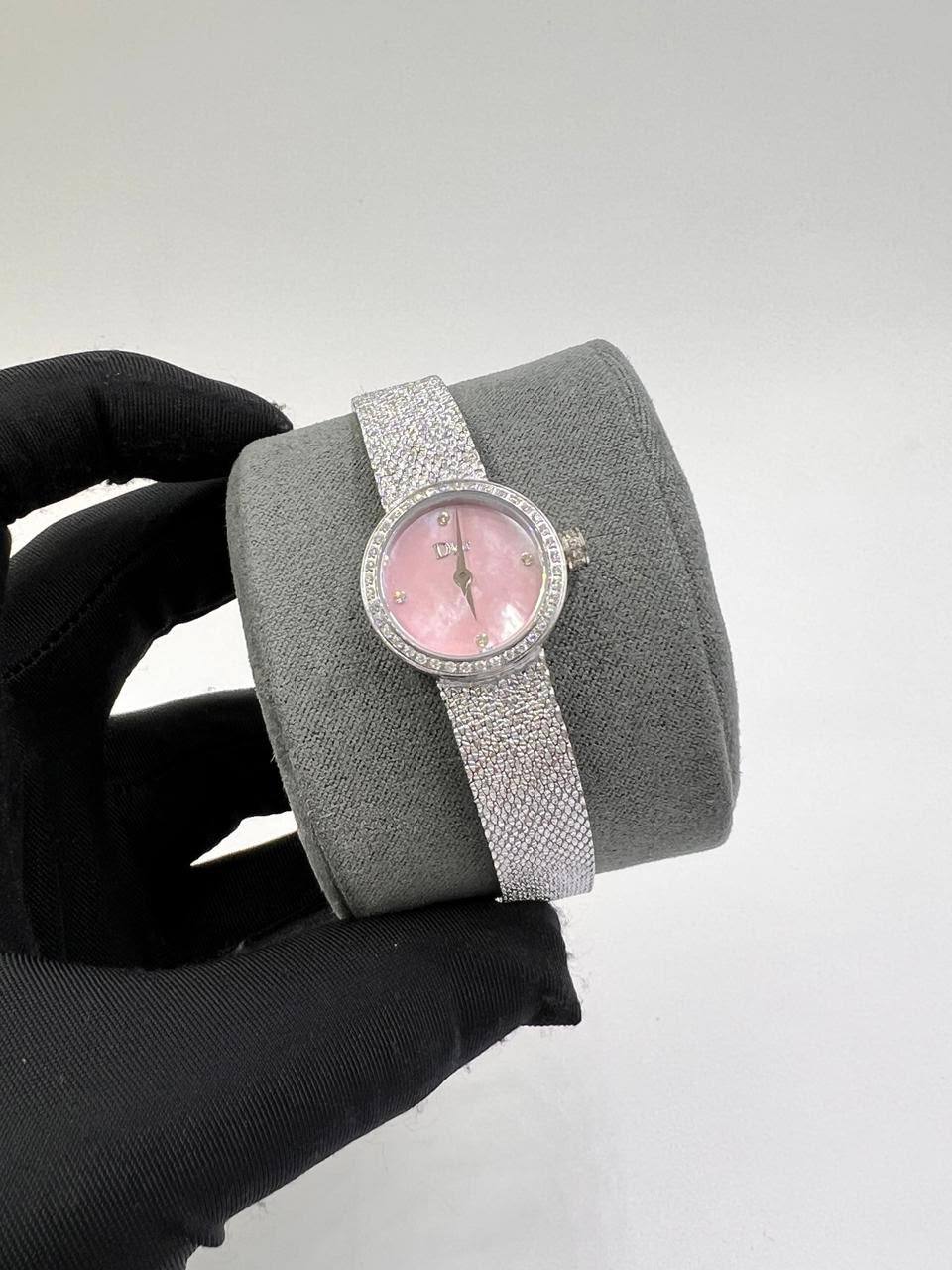 Dior

with box 
280 dhs🇦🇪🇦🇪

19mm

Zain85
♥️♥️♥️