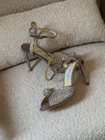 Jimmy choo

𝐒𝐢𝐳𝐞𝐬: 𝟑𝟔 — 𝟒𝟏
560 dhs🇦🇪🇦🇪

Zain298
♥️♥️♥️