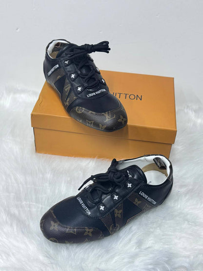 LV 
Size 36 to 41
140 dhs🪙💚

Zain21
♥️♥️♥️