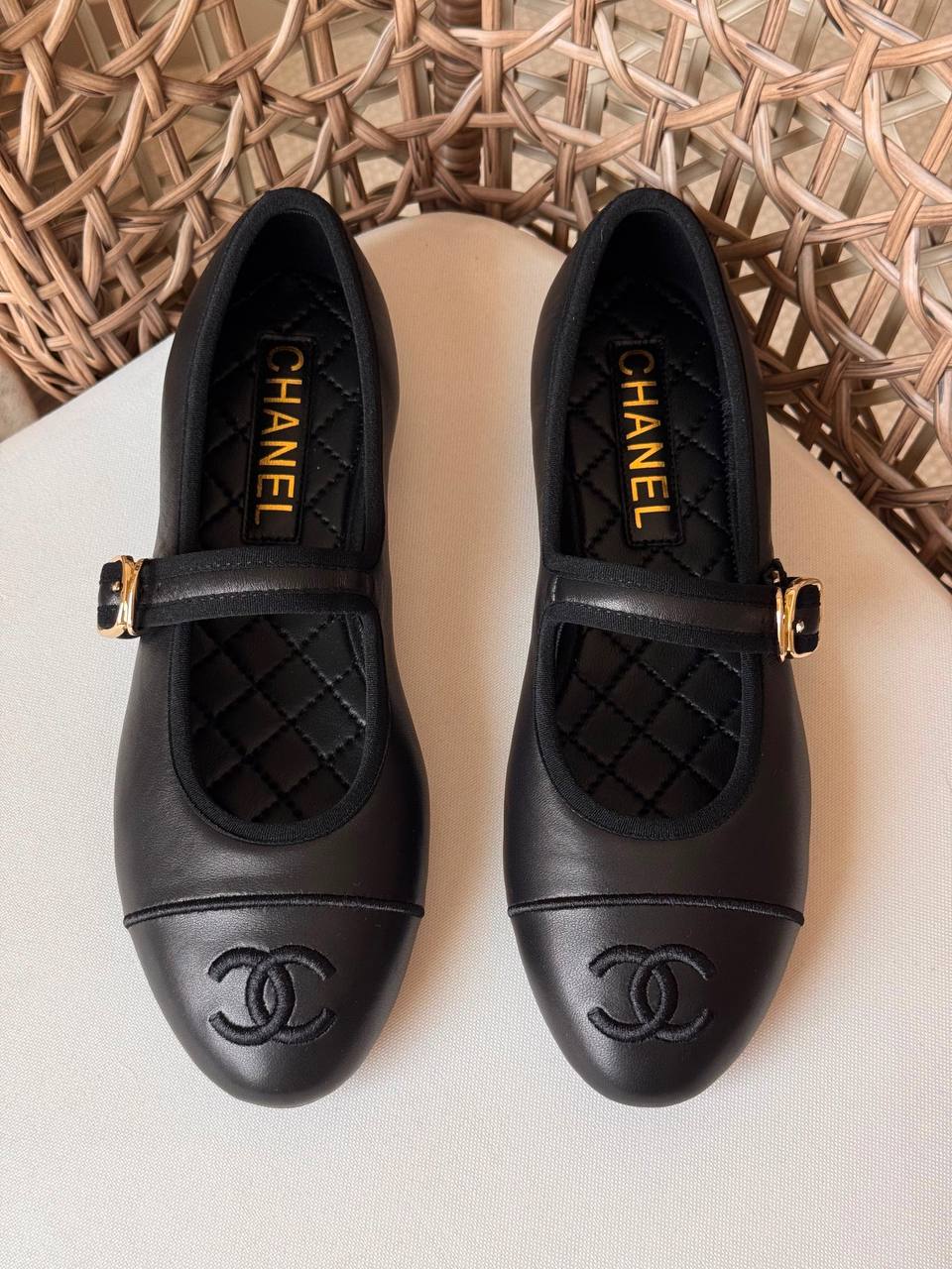CHANEL
✨ Collection
👠 36–41
💎 Premium Quality
🔥 Super Master
450 dhs🇦🇪🇦🇪

Zain198
♥️♥️♥️