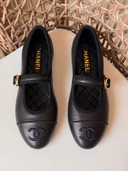 CHANEL
✨ Collection
👠 36–41
💎 Premium Quality
🔥 Super Master
450 dhs🇦🇪🇦🇪

Zain198
♥️♥️♥️
