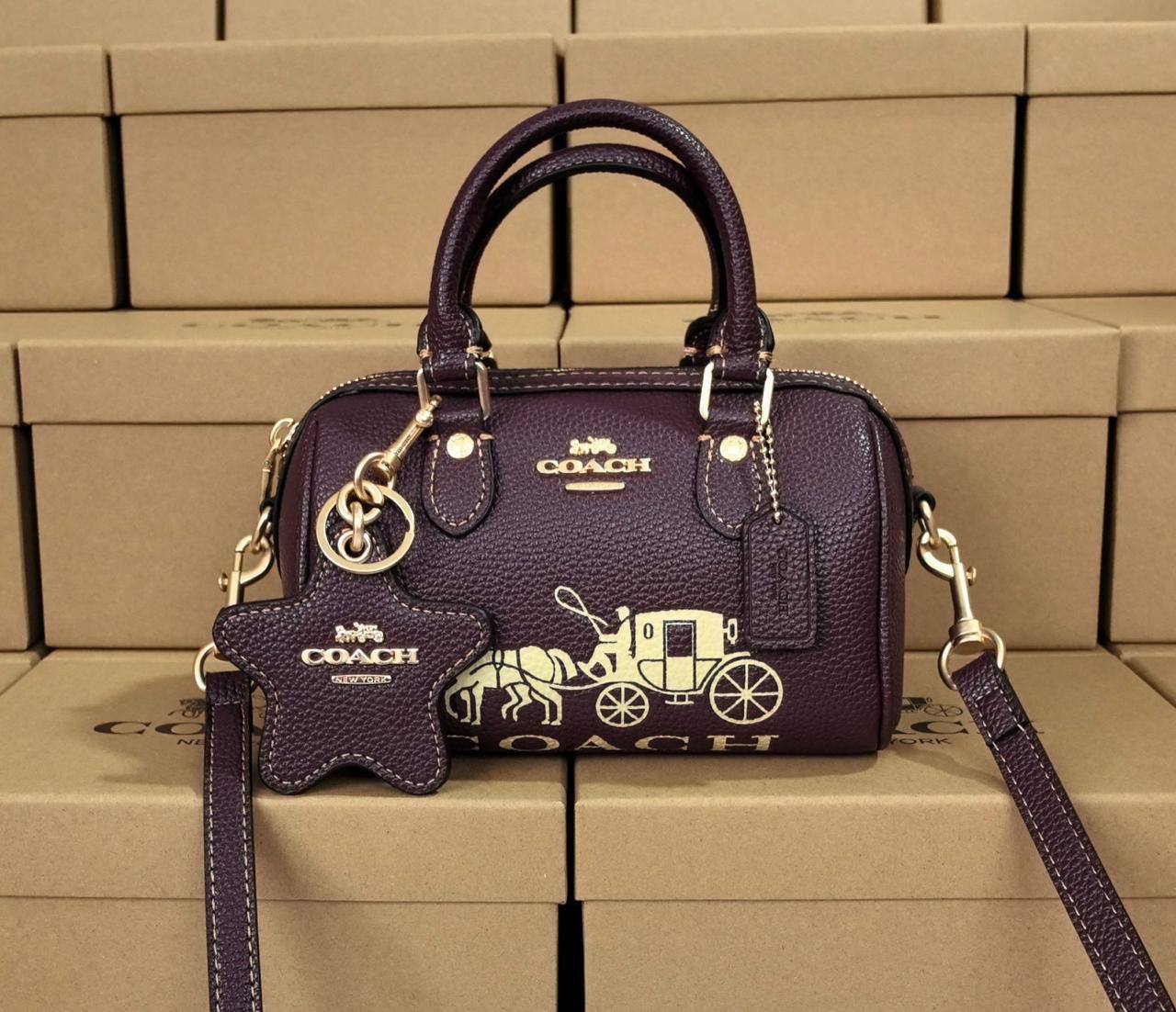 COACH 
COPY ONE 
WITH BOX 
120 dhs💓
20 c m

Zain17
♥️♥️♥️