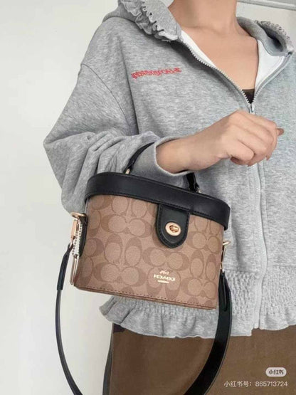 Master Bags
For Price 👇 WhatsApp✅
0568585901 
0507557372
0552275751 Owner Zain 👌

Zain314
♥️♥️♥️