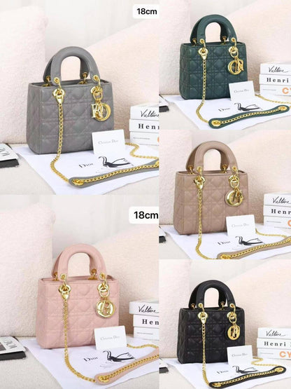 ❤️  Lady Dior
1⃣️ First quality +🎁
Size : 18 * 14 cm
90 dhs🪙🌨️
with box🎁

Zain115
♥️♥️♥️
