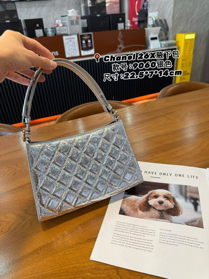 Chanel
Master+++
270 dhs❣️

Zain153
♥️♥️♥️