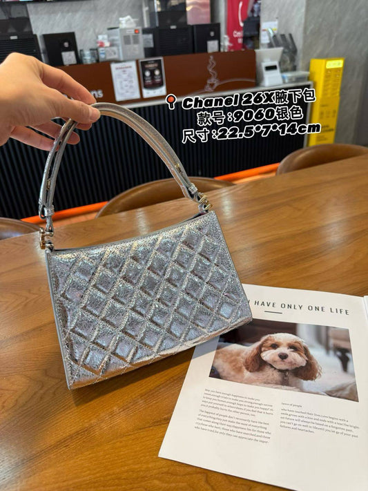 Chanel
Master+++
270 dhs❣️

Zain153
♥️♥️♥️