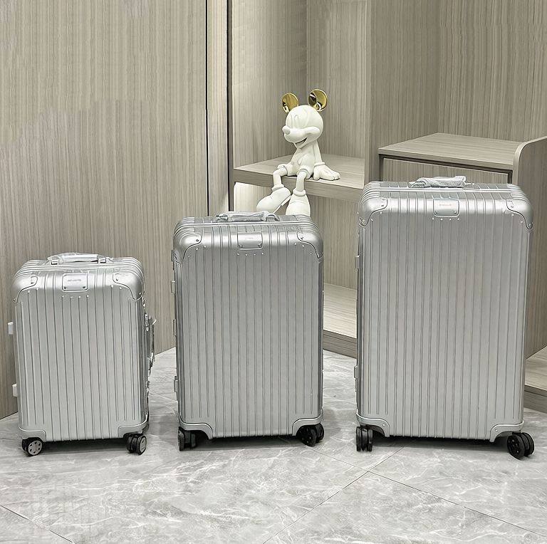 Rimowa
Super Master quality 

Small 790 dhs

Medium 890 dhs

Large 990 dhs 

Zain250
♥️♥️♥️