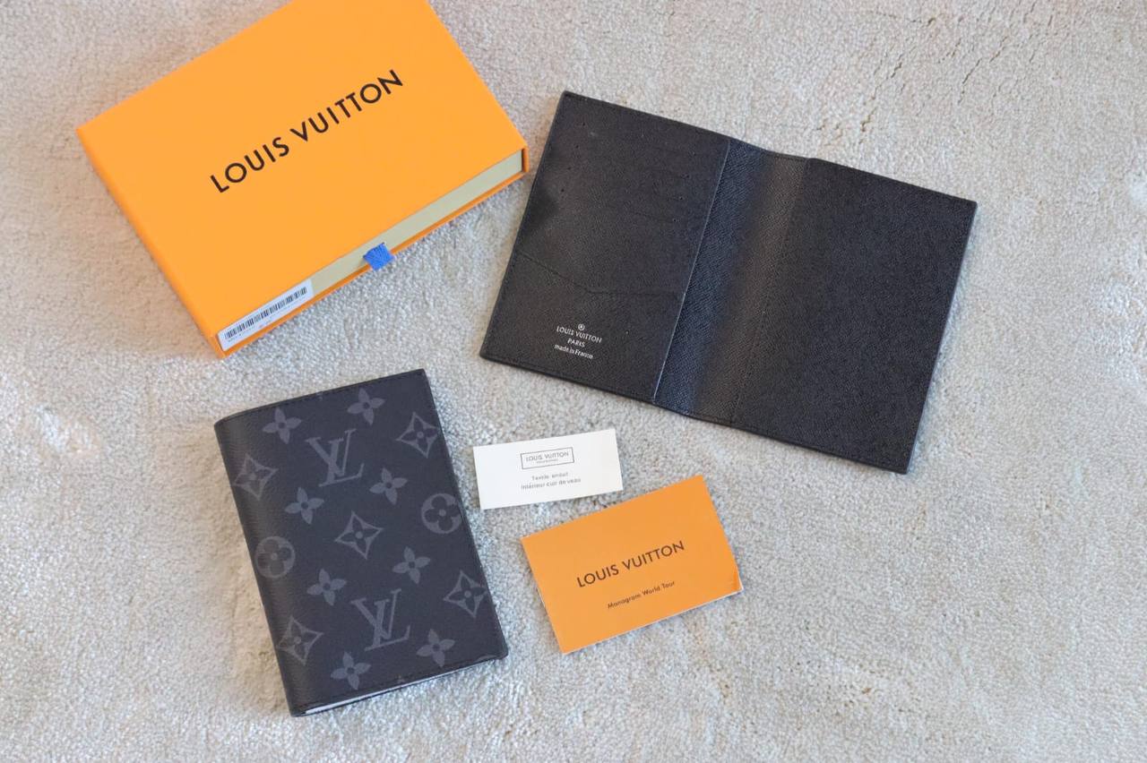 LV - Goyard
Wallets
 master 
passport holder
95 dhs✅

Zain33
♥️♥️♥️