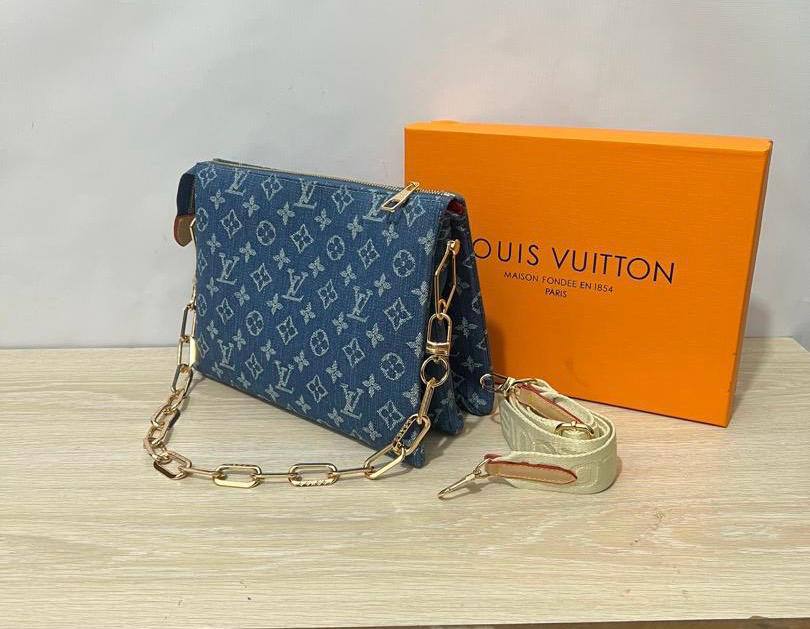 Mix Bags
100 dhs✅ 
with box high quality

Zain26
♥️♥️♥️