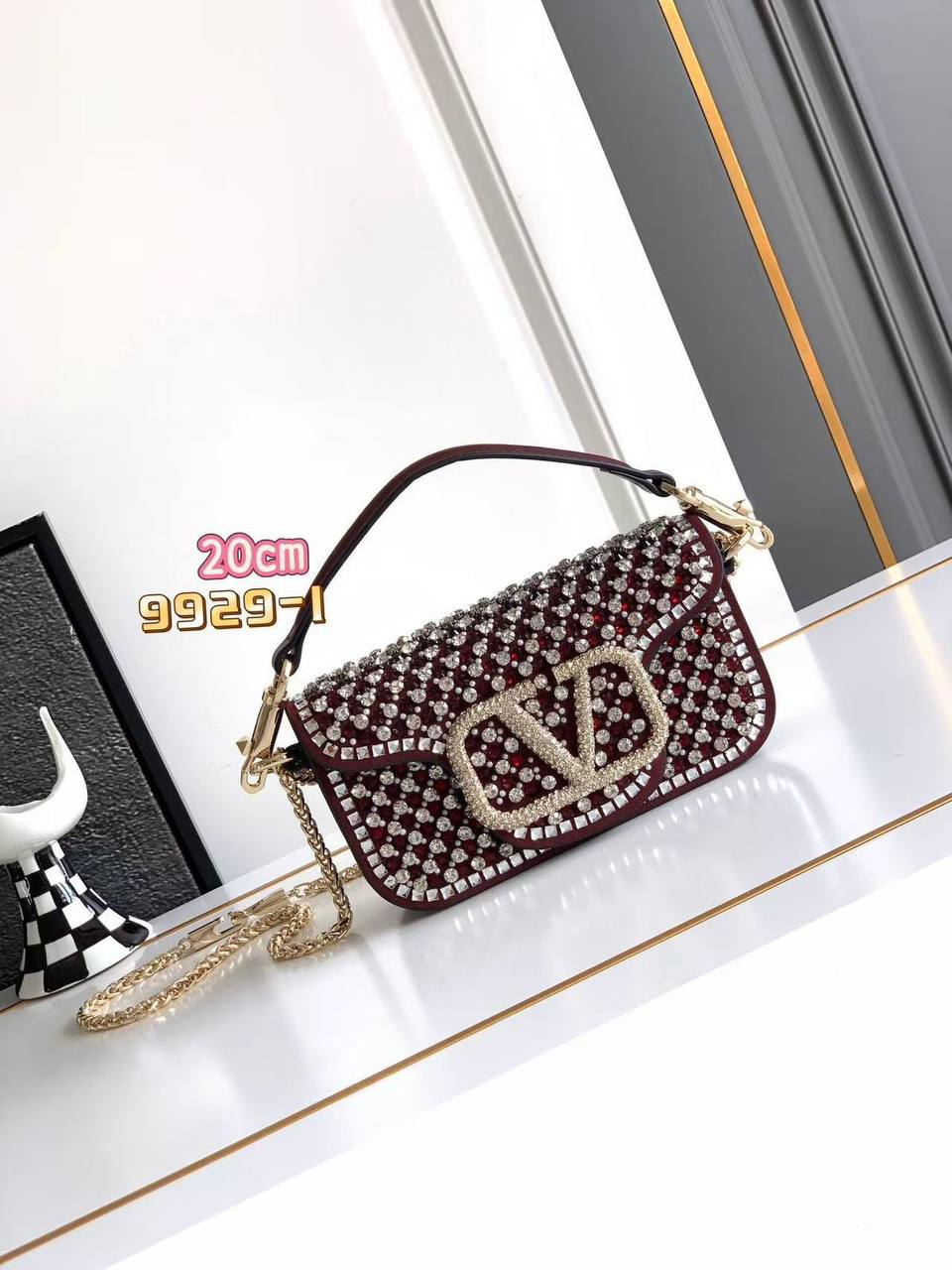 Valentino 
Master
   20Cm With Box🎁
420 dhs✅

Zain131
♥️♥️♥️