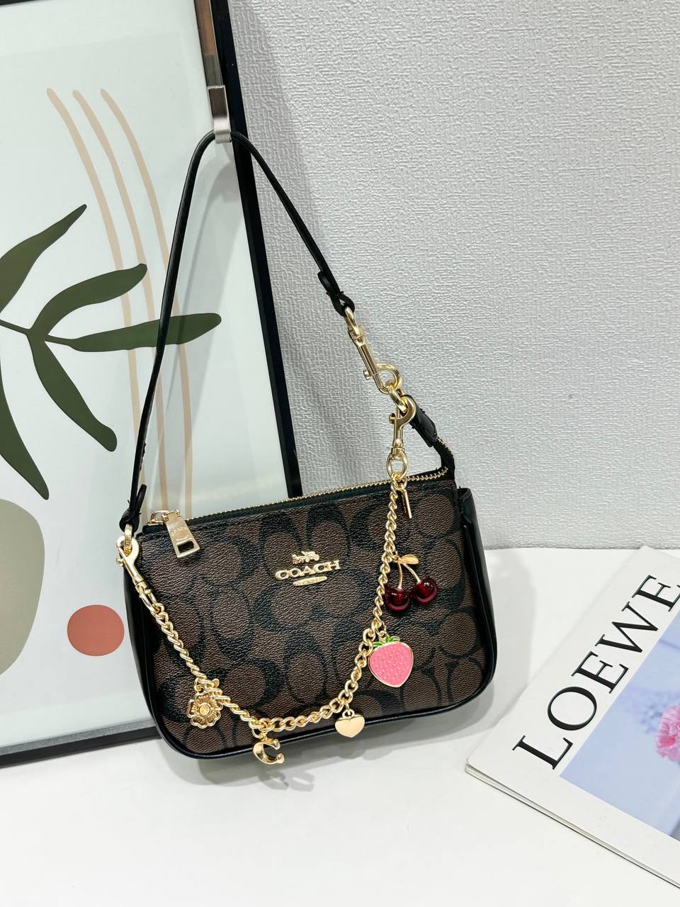 Coach
Best quality
Whith box’s
100 dhs🇦🇪🇦🇪
size 18cm

Zain158
♥️♥️♥️