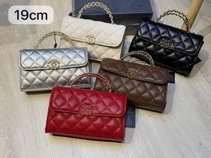 CHANEL

19cm

95 dhs🪙

with  Box
🎁🎁🎁

Zain44
♥️♥️♥️