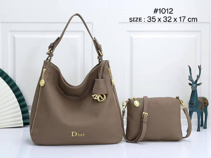 CHRISTIAN DIOR
HOBO TOTEBAG 2n1
ᴡɪᴛʜ sʟɪɴɢ ᴘᴏᴜᴄʜ
ʟᴇᴀᴛʜᴇʀ ᴍᴀᴛᴇʀɪᴀʟ
ɢᴏʟᴅ ʜᴀʀᴅᴡᴀʀᴇ
sɪᴢᴇ : 35 cm

110 dhs✅

Zain31
♥️♥️♥️