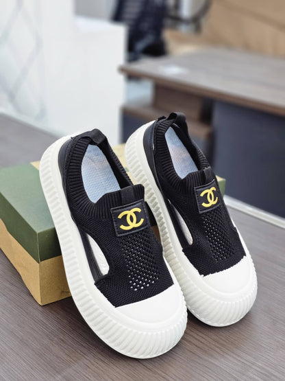 Chanel
Size 36to41       
65 dhs🪙🌨️

Zain163
♥️♥️♥️