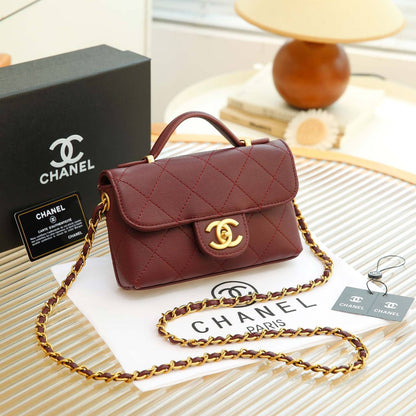 CHANEL

 GOOD QUALITY 

WITH BOX 
🎁🎁🎁

100 dhs✅

Zain39
♥️♥️♥️