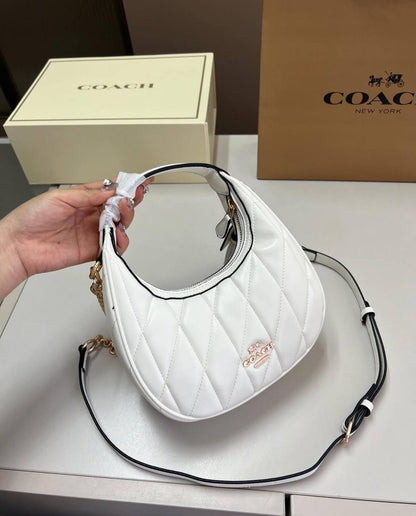 Coach

70 dhs✅

With box
🎁🎁🎁

Zain219
♥️♥️♥️
