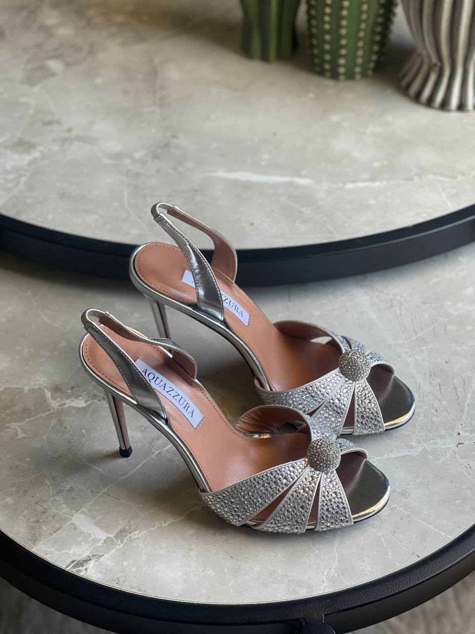 NEW AQUAZZURA 💥💥
*Super master quality*
*Size 36 to 41*
550 dhs💓

Zain113
♥️♥️♥️