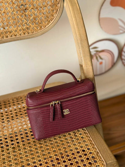 *New Collection✨✨✨
CHANEL
19cm
340 dhs🇦🇪🇦🇪
*MASTER QUALITY*
With box🎁

Zain167
♥️♥️♥️