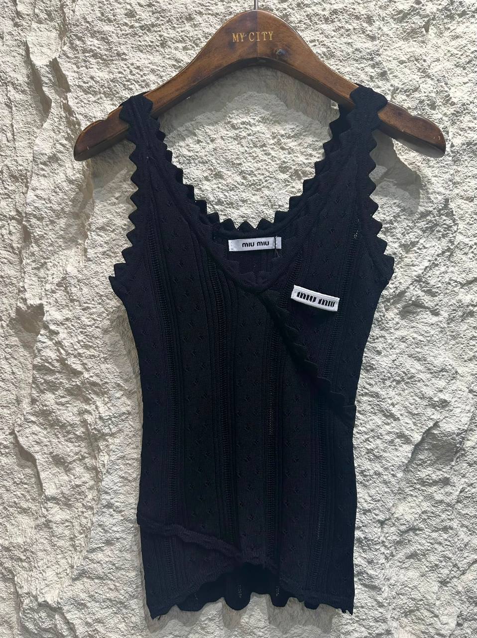 MIU MIU
Women’s Top
Master Quality 
SML
230 dhs✅

Zain276
♥️♥️♥️