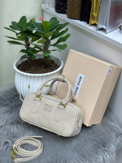 MIU MIU
SIZE………. 23CM
95 dhs🪙🌨️

with BOX
🎁🎁🎁

Zain244
♥️♥️♥️