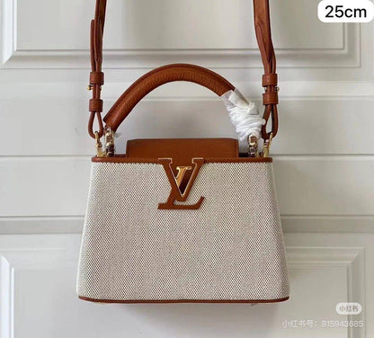 🥇LV Capucenis
1️⃣ First quality +🎁
Size : 25 * 17 cm
100 dhs✅
with box🎁

Zain115
♥️♥️♥️