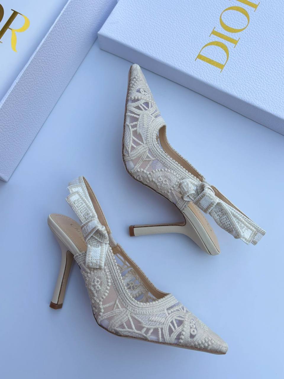 Dior 
130 dhs🇦🇪
Size 36-42

Zain55
♥️♥️♥️