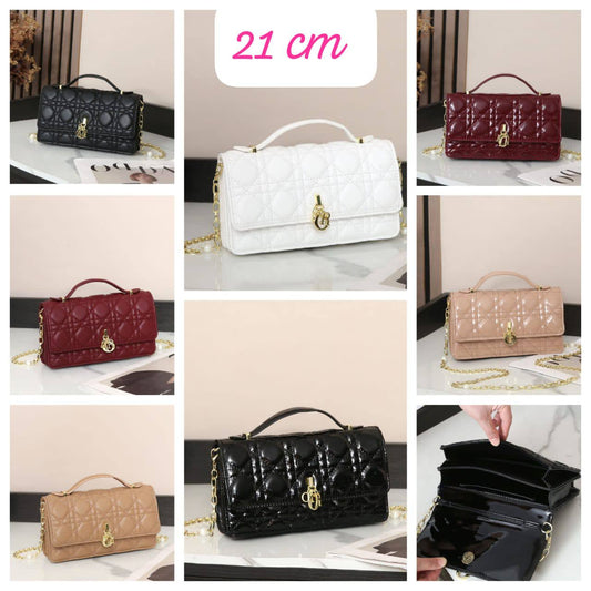 Dior

withbox 
🎁🎁🎁

95 dhs❤️

Zain143
♥️♥️♥️