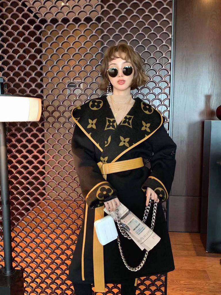 *New collections master                                             
good pualiit 💖👌🧥🧥
*AVAILABLE
280 dhs🪙💕
size：S M L

Zain231
♥️♥️♥️