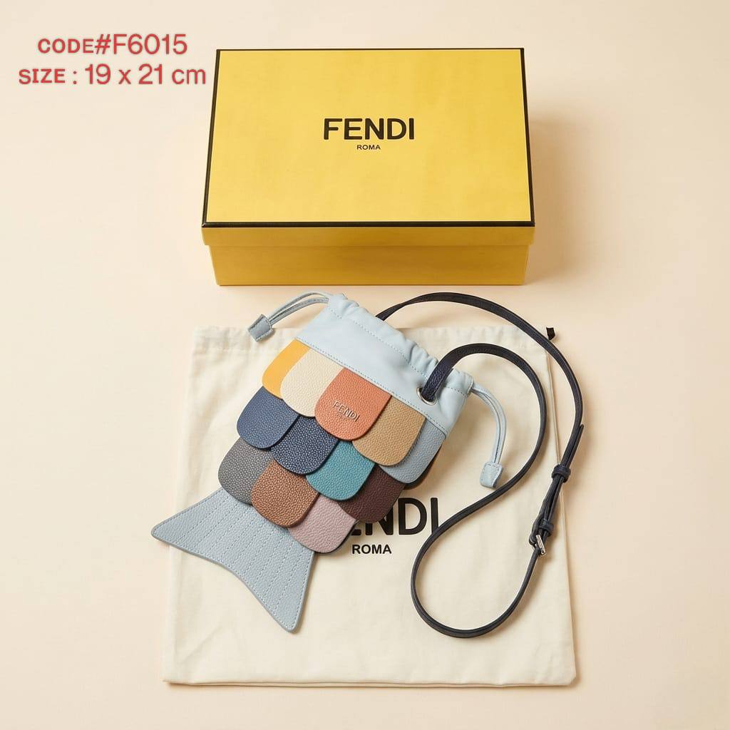 FENDI ғɪsʜ ᴄᴏʟᴏʀғᴜʟ
sᴄᴀʟᴇ ᴄʀᴏssʙᴀɢ
sᴏғᴛ ʟᴇᴀᴛʜᴇʀ ᴍᴀᴛᴇʀɪᴀʟ
sɪᴢᴇ : 19 cm
ᴡɪᴛʜ BOX
🎁🎁🎁

75 dhs✅

Zain31
♥️♥️♥️
