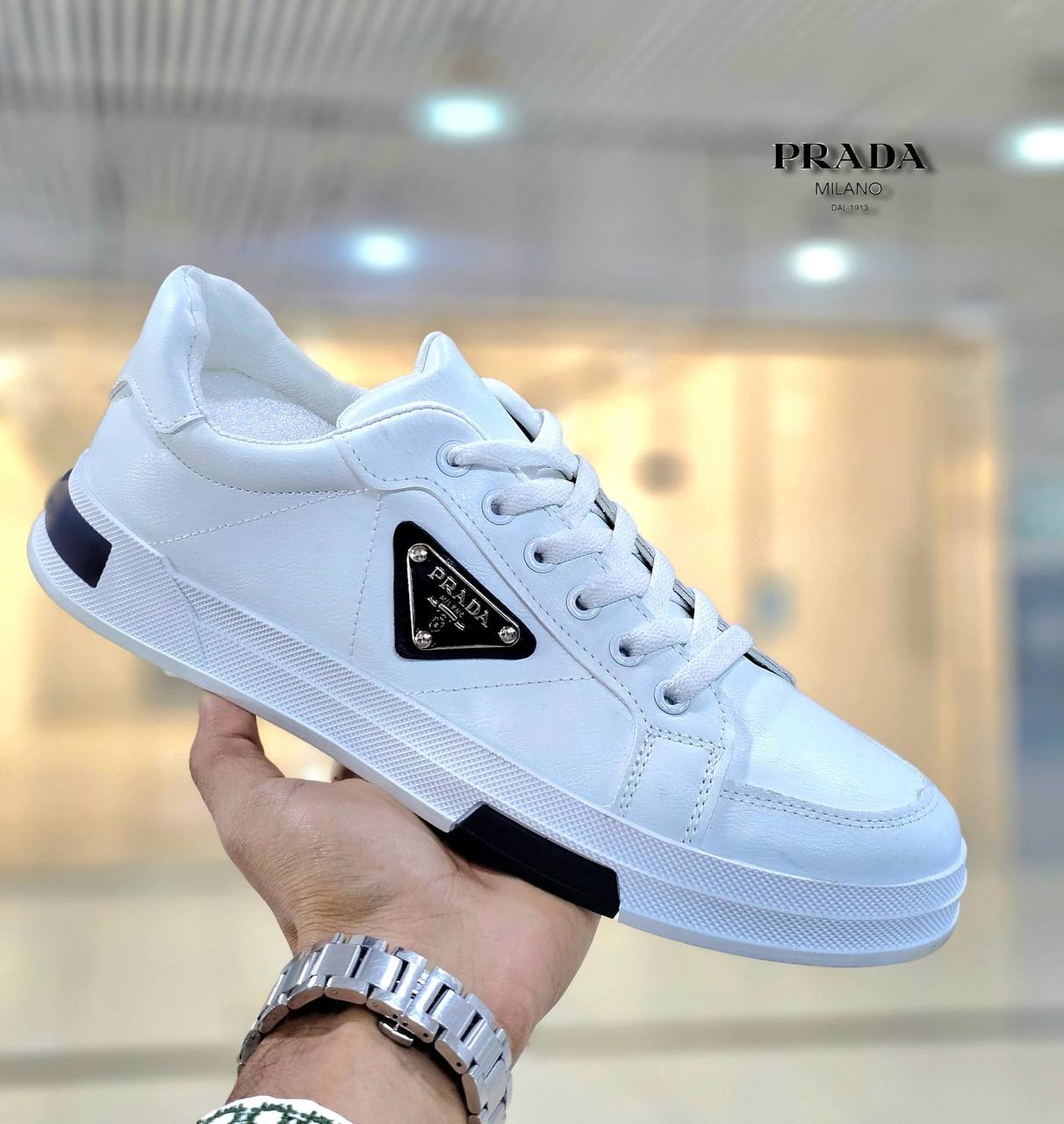 Prada
Size 39to45
50 dhs✅

Zain163
♥️♥️♥️