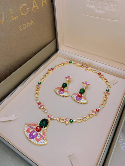 Bvlgari Set_
     _Necklace_
     _Earrings_
*MASTER QUALITY*
✨
 *450 dhs🗽* WITH GOOD BOX And Paper BAG 🎁🛍️
*590 dhs🗽* WITH ORIGINAL BOX And Paper BAG🛍️🎁

Zain89
♥️♥️♥️