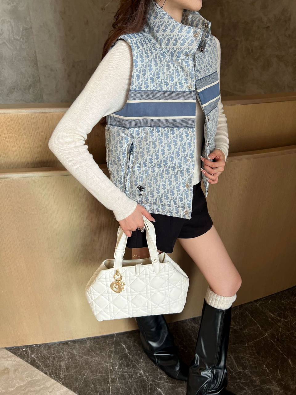 *New collections 💕💕
280 dhs🪙🌺
*good  quality  
*Sizes:S M L 
*AVAILABL

Zain231
♥️♥️♥️