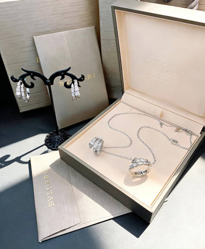 BVLGARI SET 
MASTER 💫✨
120 DHS🇦🇪🇦🇪
WITH BOX AND PAPER BAG 

WITH GOOD BOX AND PAPER BAG 
170 DHS🇦🇪🇦🇪

Zain89
♥️♥️♥️